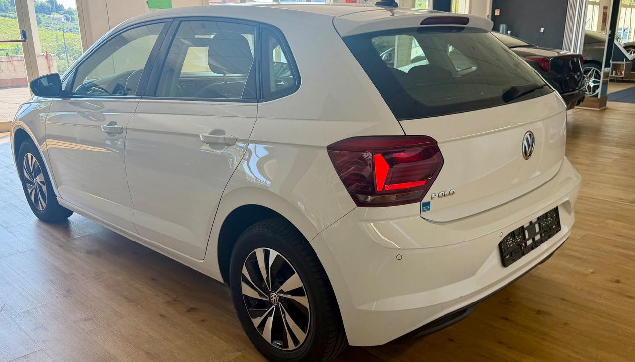 Volkswagen Polo 1.6 busines auto