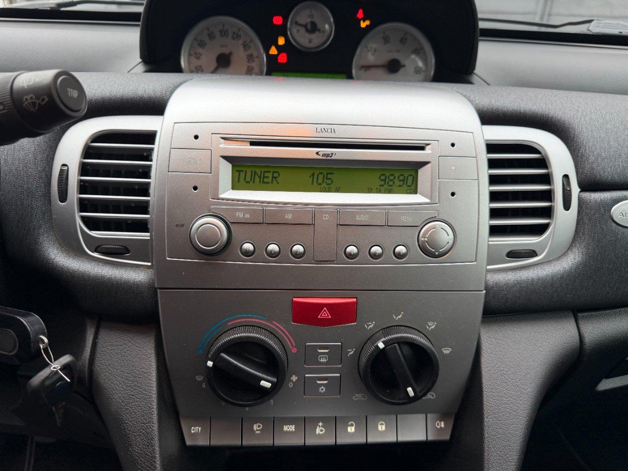 Lancia Ypsilon 3 Porte Ypsilon 1.2 8v Diva 69cv DISTRIBUZIONE NUOVA EURO 5