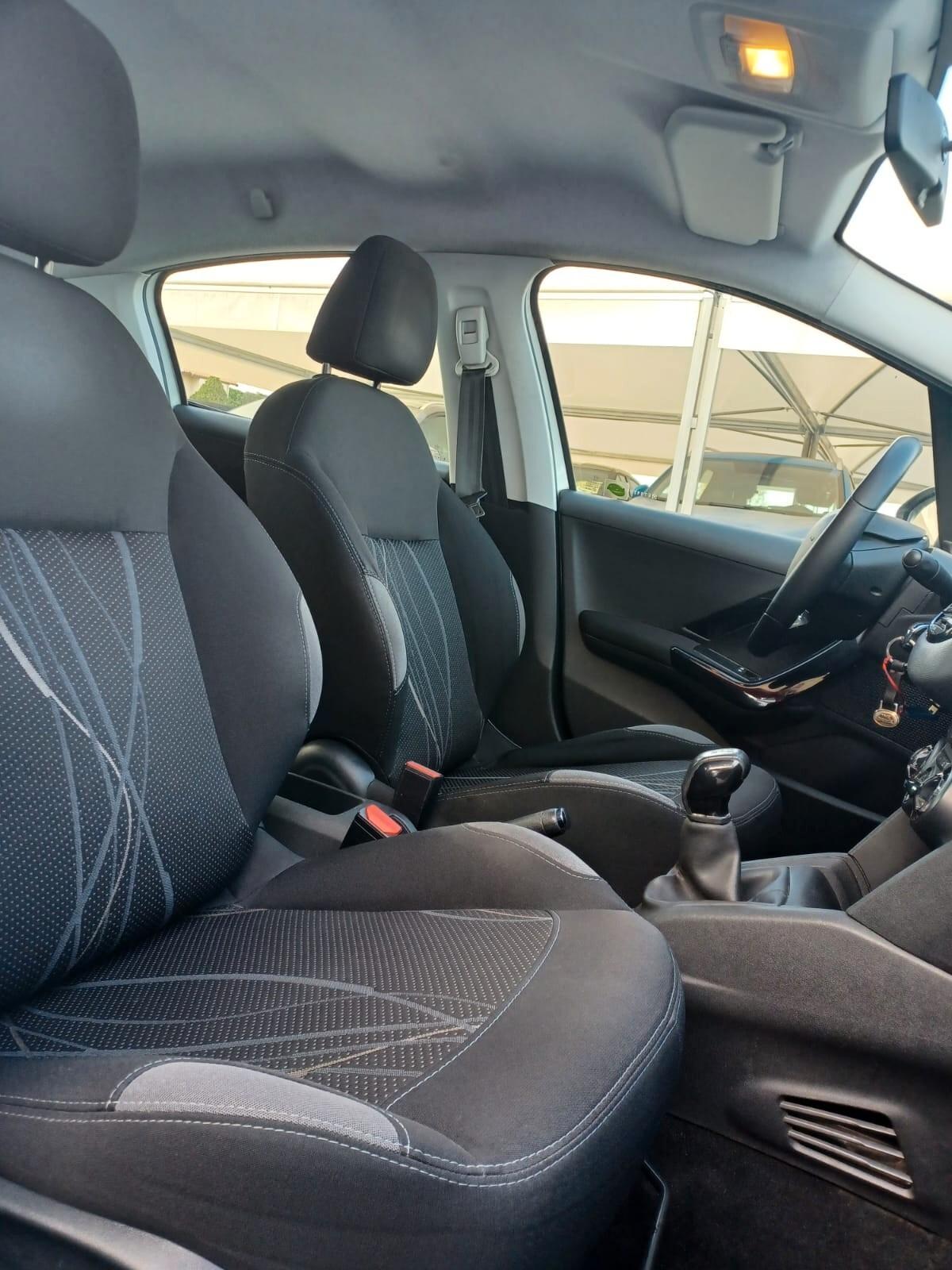 Peugeot 208 PureTech 82 5 porte Allure