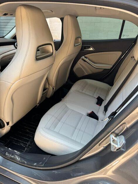Mercedes-Benz GLA 200d Aut. *FULL OPT.* da VETRINA