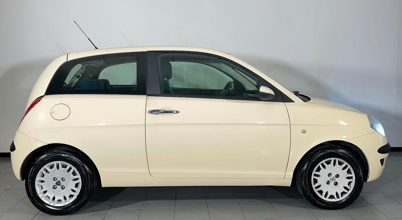 Lancia Ypsilon 1.2 Gold - BLACK DECEMBER Promo