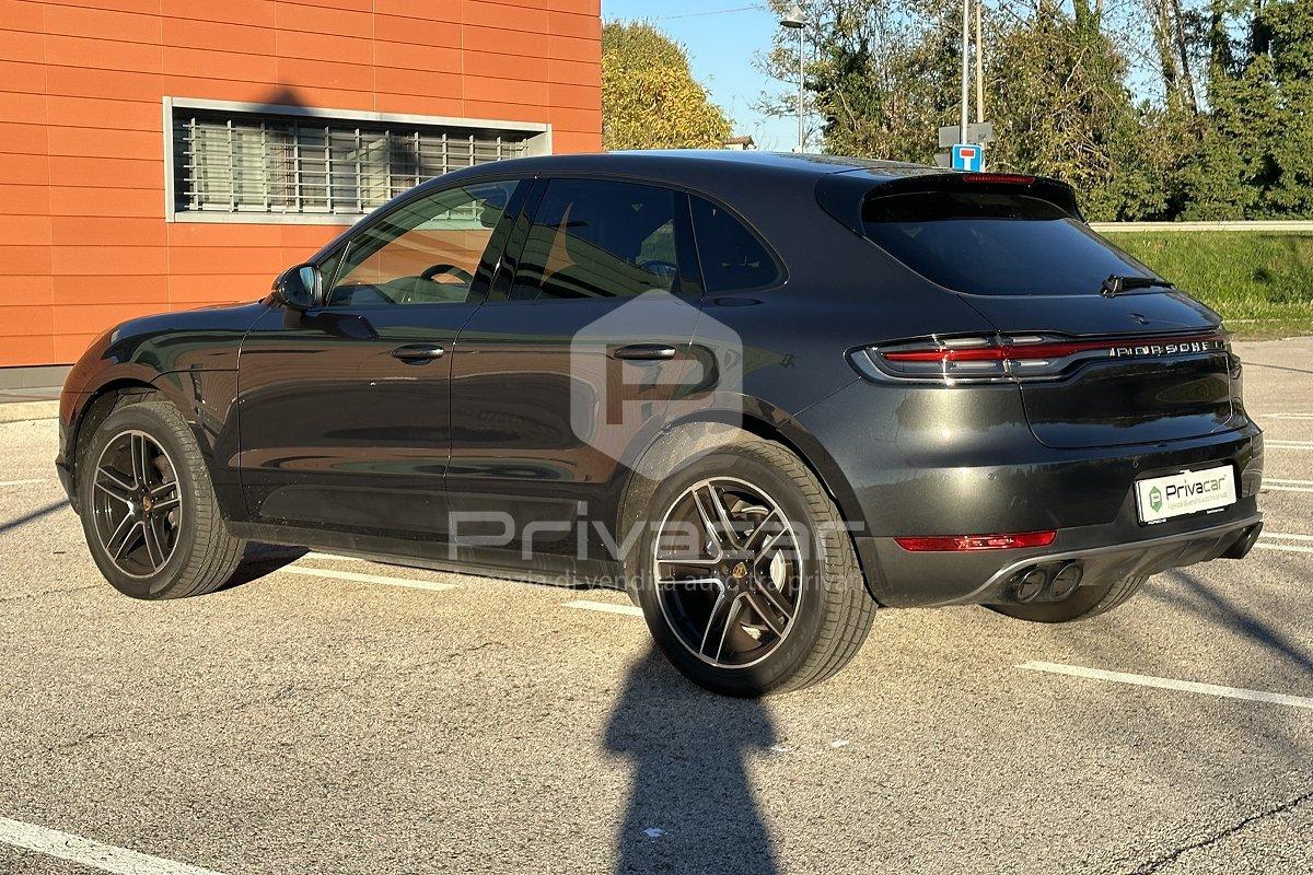 PORSCHE Macan 2.0
