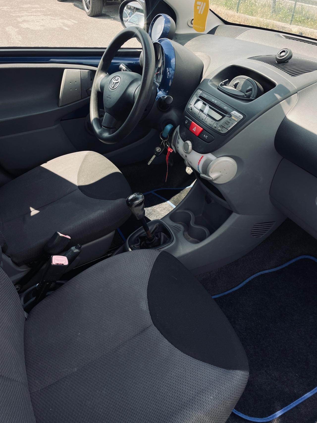 Toyota Aygo 1.0 VVT-i 5 porte Blue