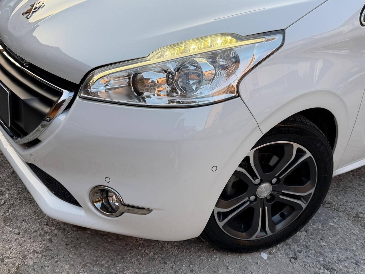 Peugeot 208 PureTech 82 5 porte Allure