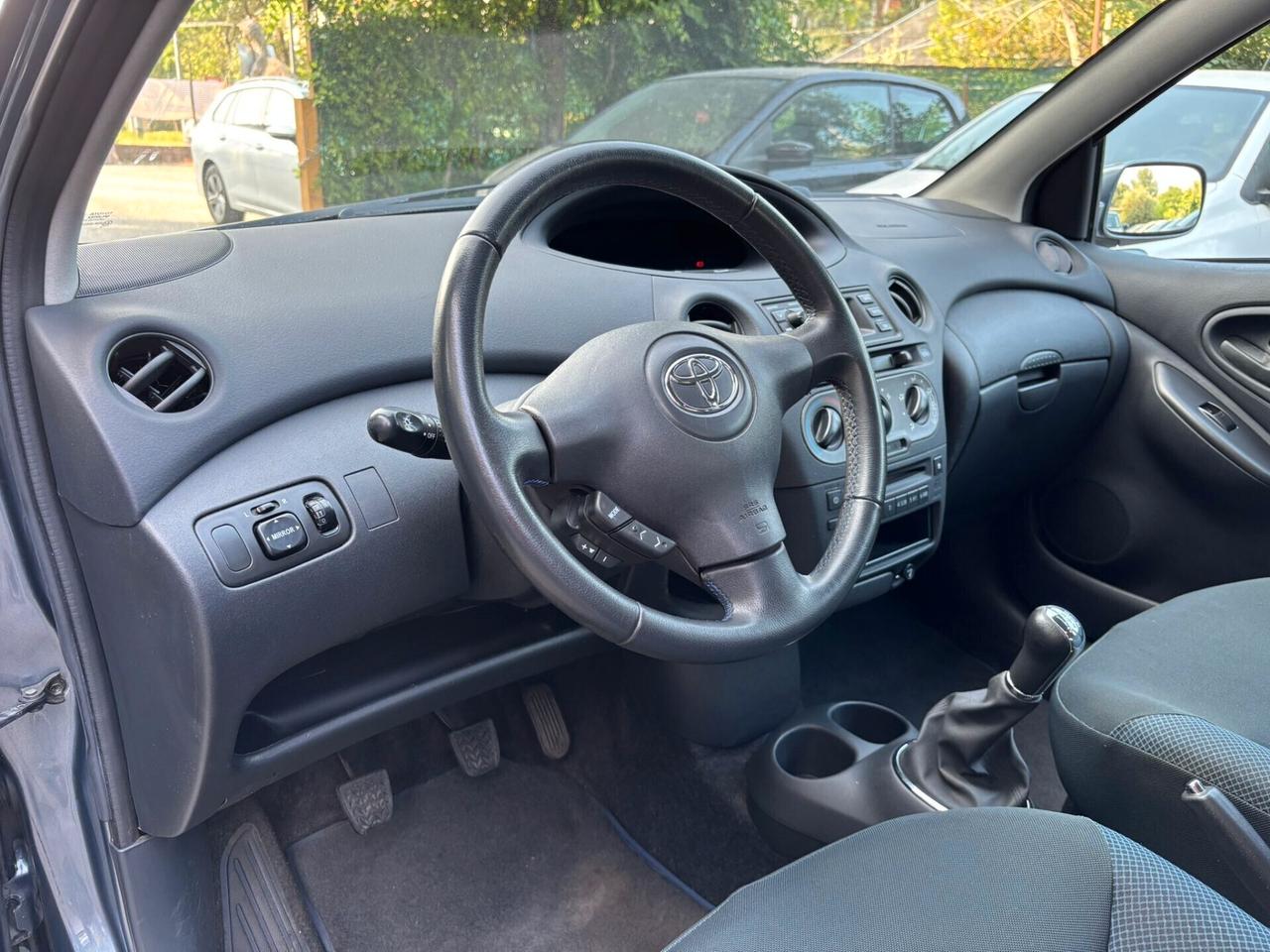 Toyota Yaris 1.0i 16V cat 3 porte Sol OK Neopatentati