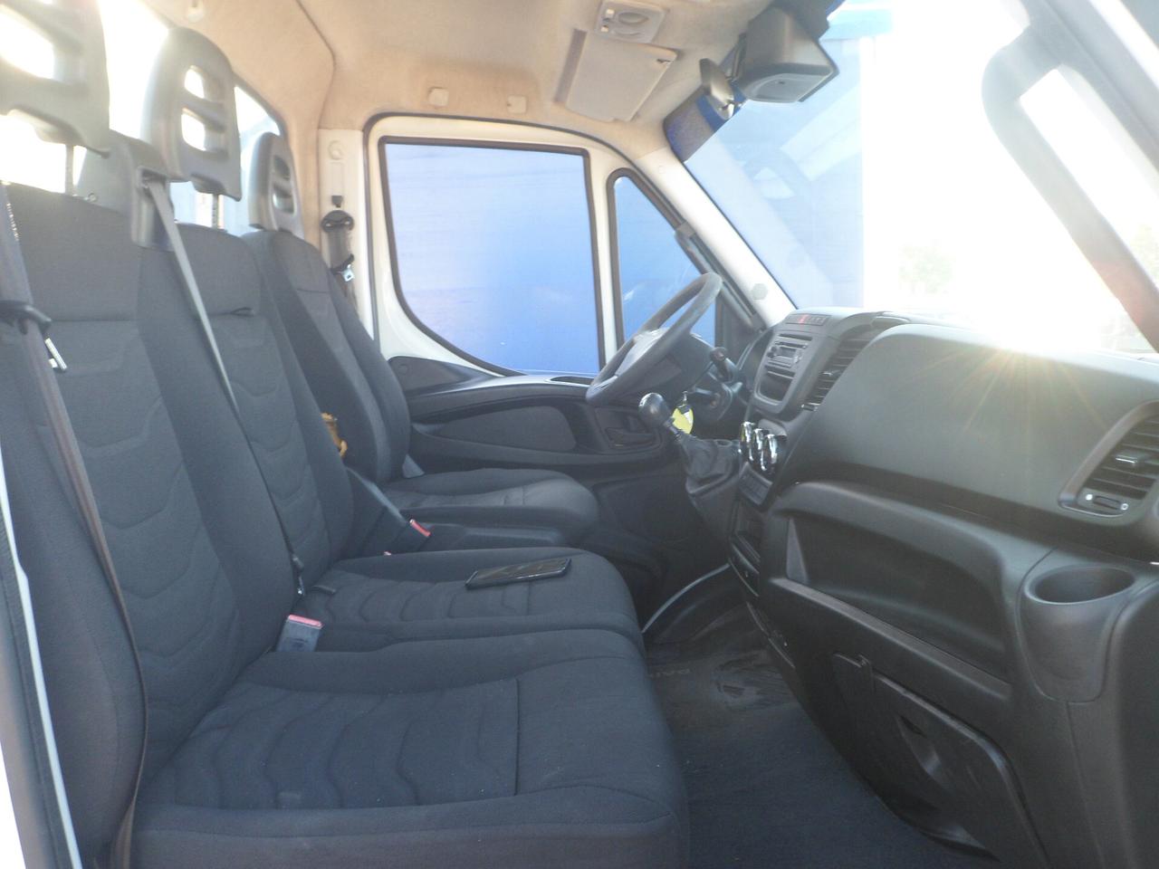Iveco daily 35c13 cassone con pedana