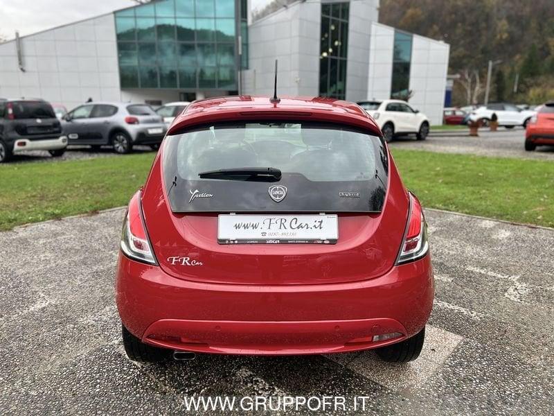 Lancia Ypsilon 1.0 FireFly 5 porte S&S Hybrid Ecochic Gold