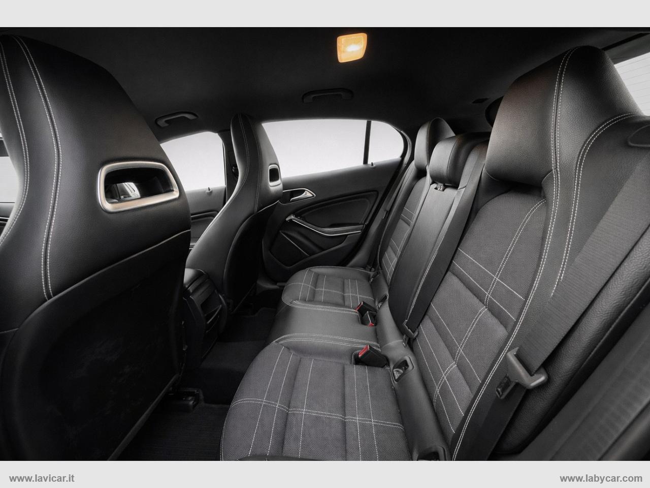 MERCEDES-BENZ GLA 180 d Premium