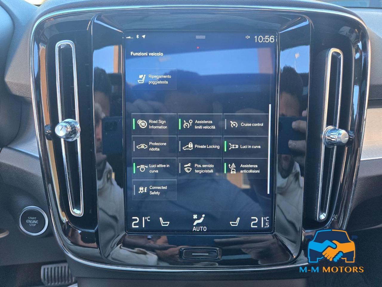 VOLVO XC40 D4 AWD Geartronic Momentum