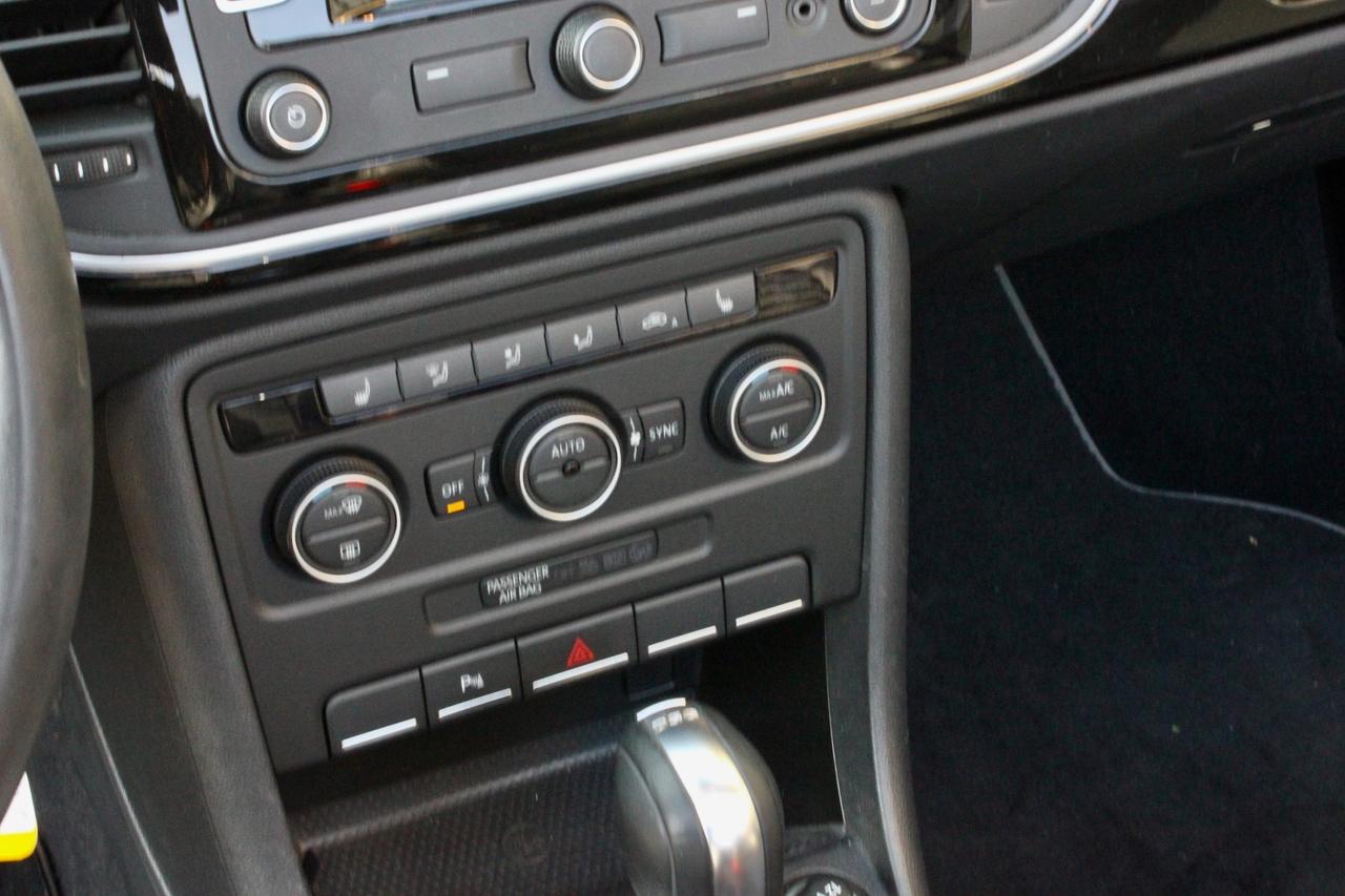 Volkswagen Maggiolino 1.4 tsi DSG cabrio 160cv fullled navy pelle traforata