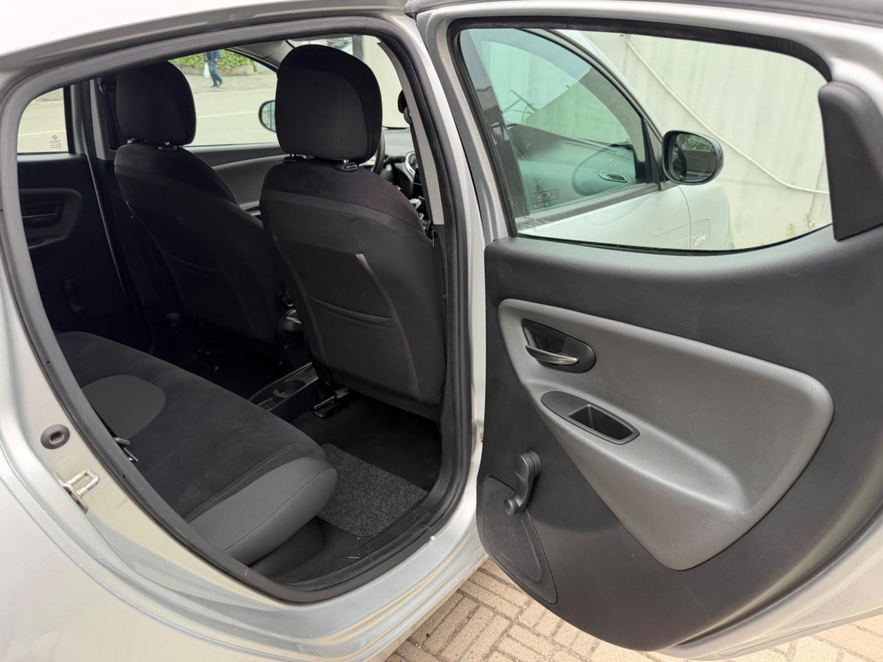 Lancia Ypsilon 1.2 Silver