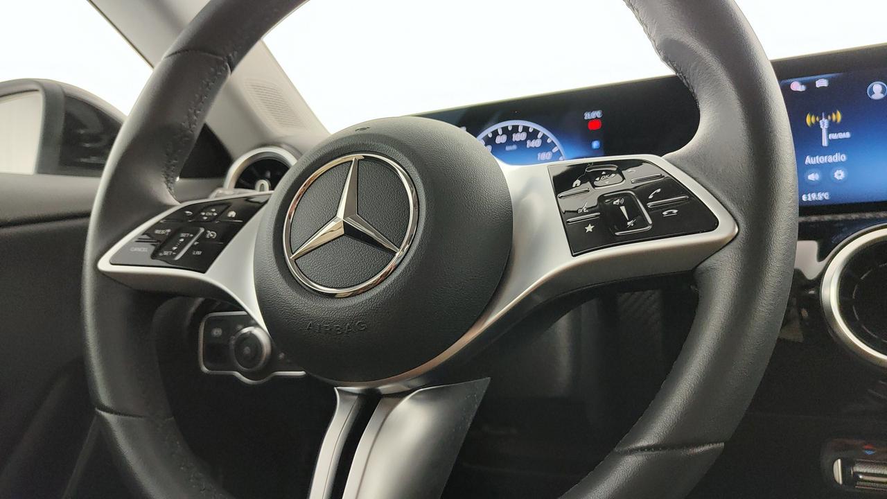 Mercedes-Benz CLA Shooting Brake 180 d Advanced auto