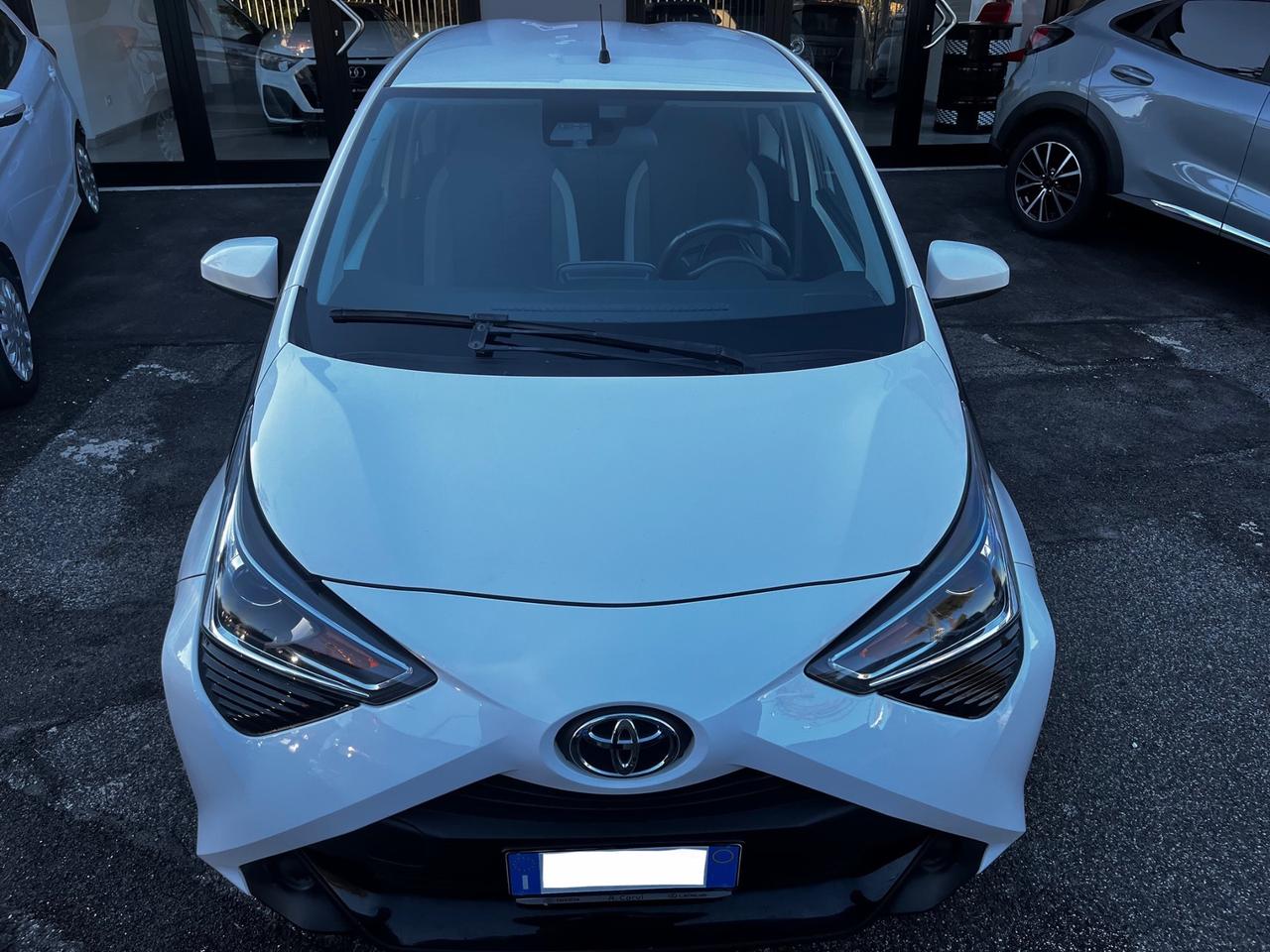 Toyota Aygo Connect 1.0 VVT-i 72 CV 5 porte NEOPATENTATI