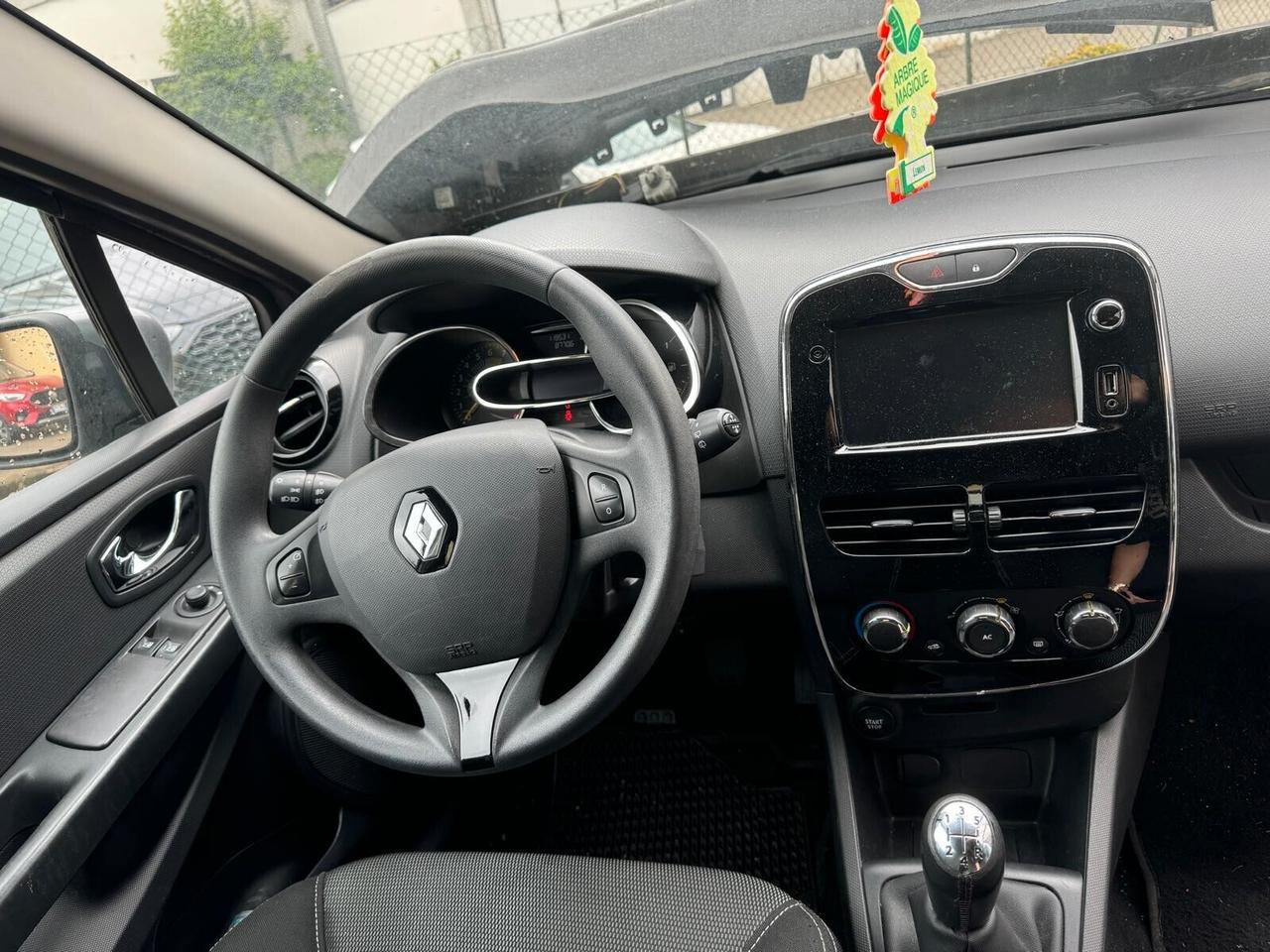 Renault Clio 1.2 75CV 5 porte Live Interni Perfetti – Auto Incidentata