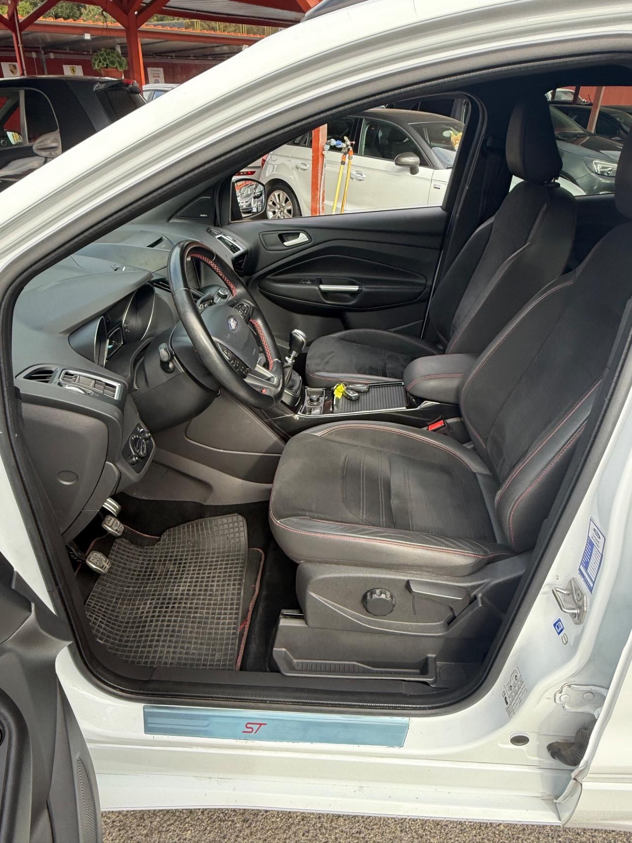 Kuga 2.0 150 CV-4x4-ST-Line-unipro-rate-garanzia