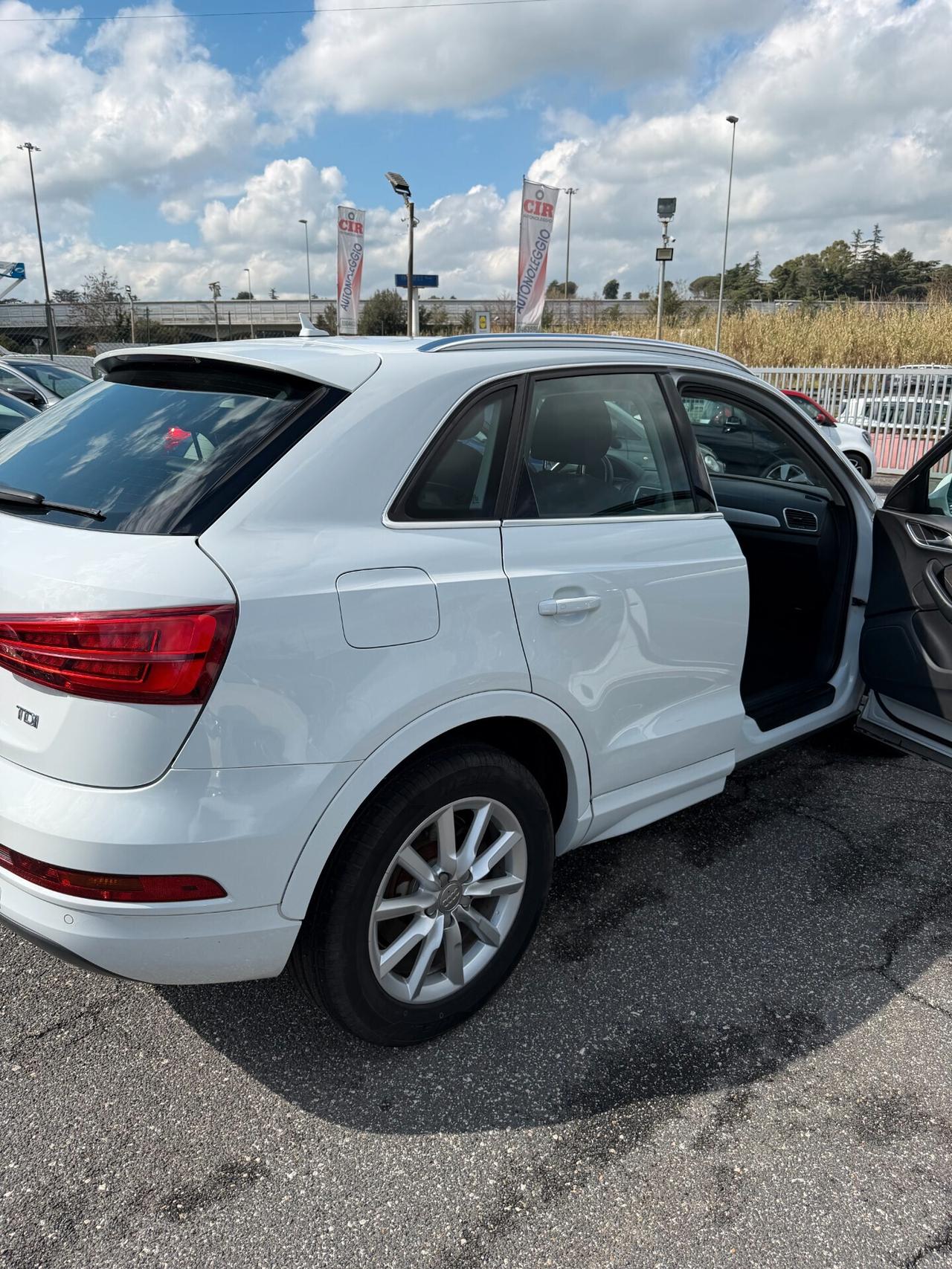 Audi Q3 2.0 TDI 120 CV S tronic Business