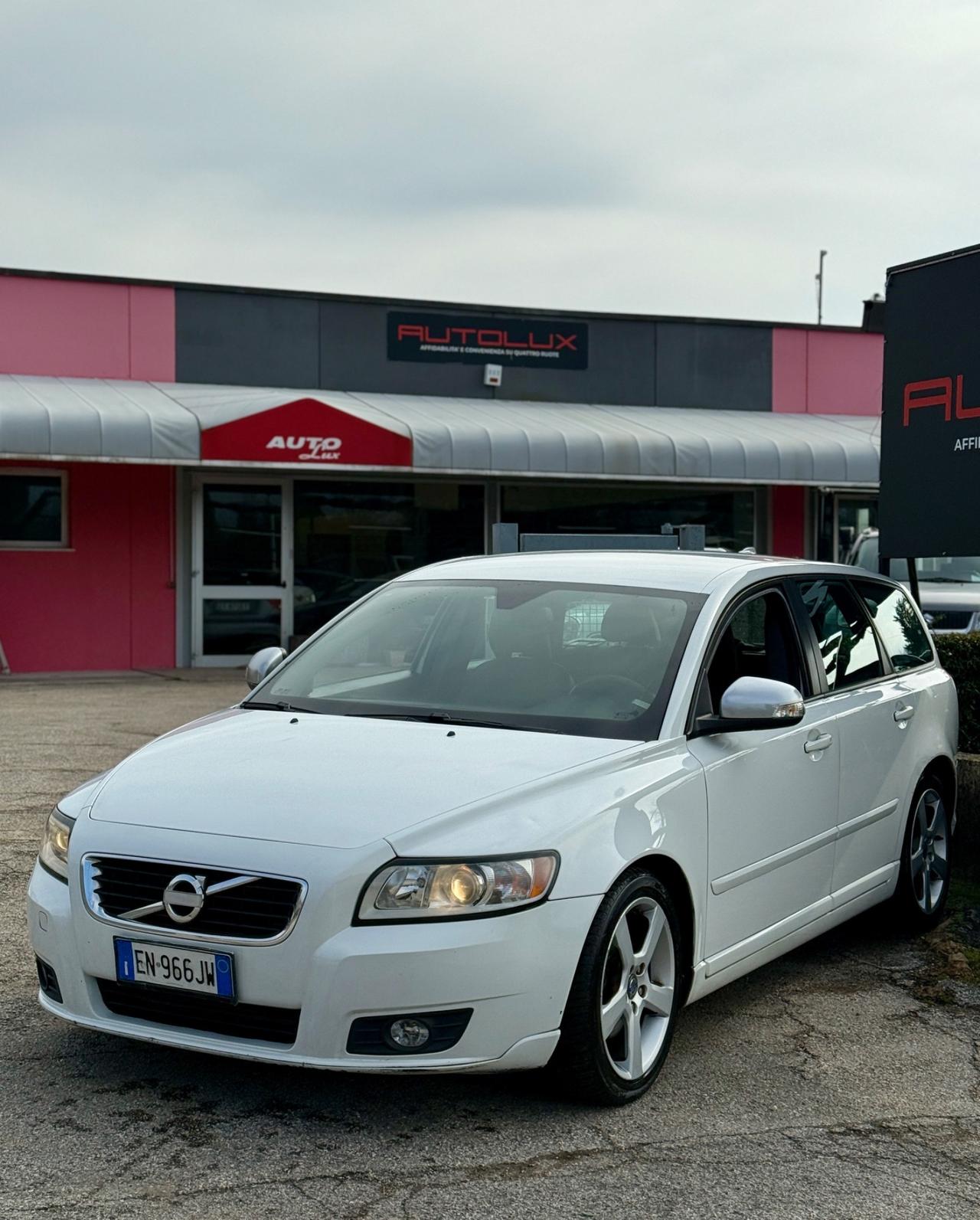 Volvo V50 DRIVe R-design 2012 1.6D OK NEOPATENTATI