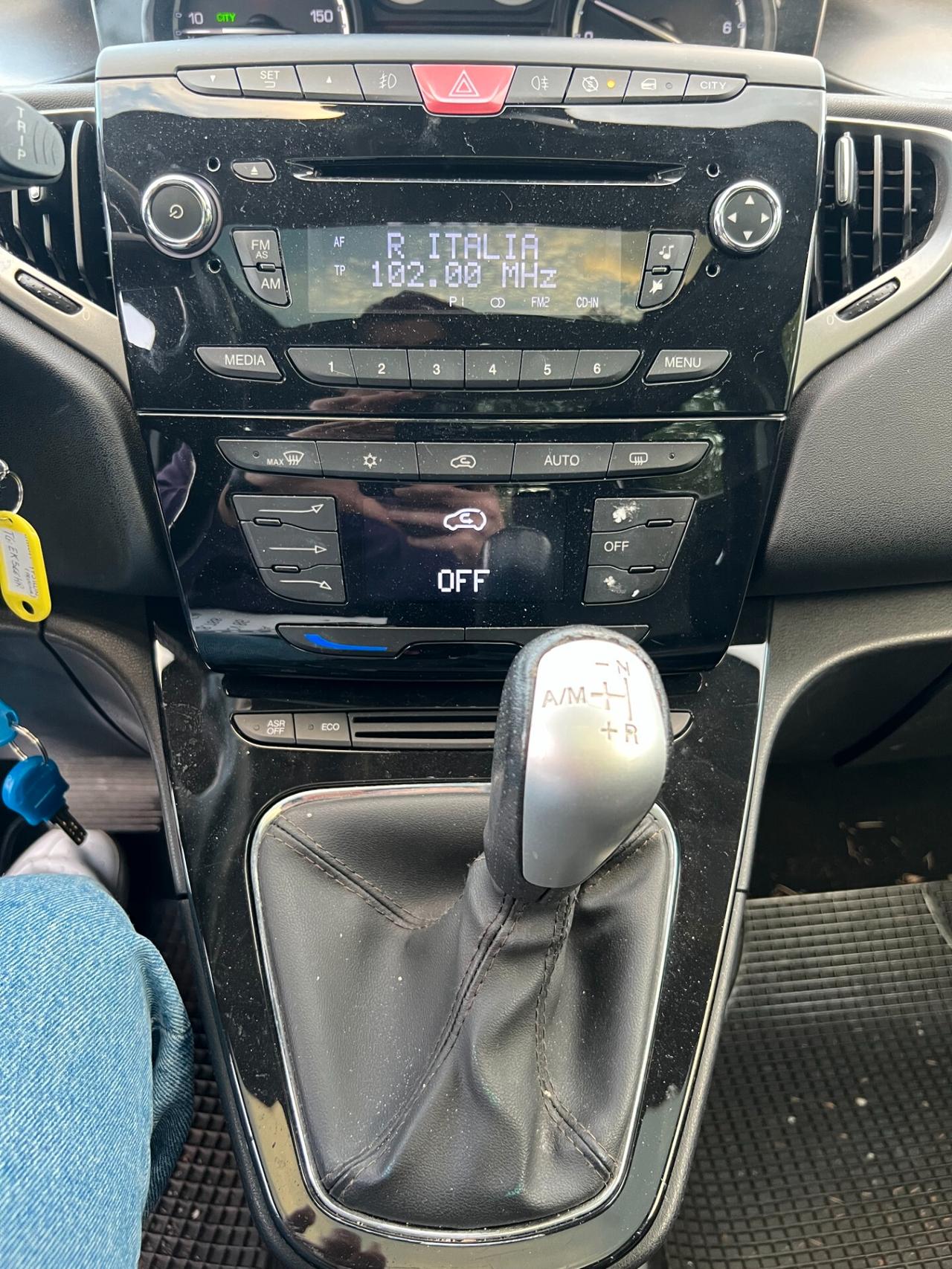 Lancia Ypsilon 0.9 TwinAir 85 CV 5 porte S&S Platinum