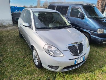 Lancia Ypsilon 1.3 MJT 75 CV Argento
