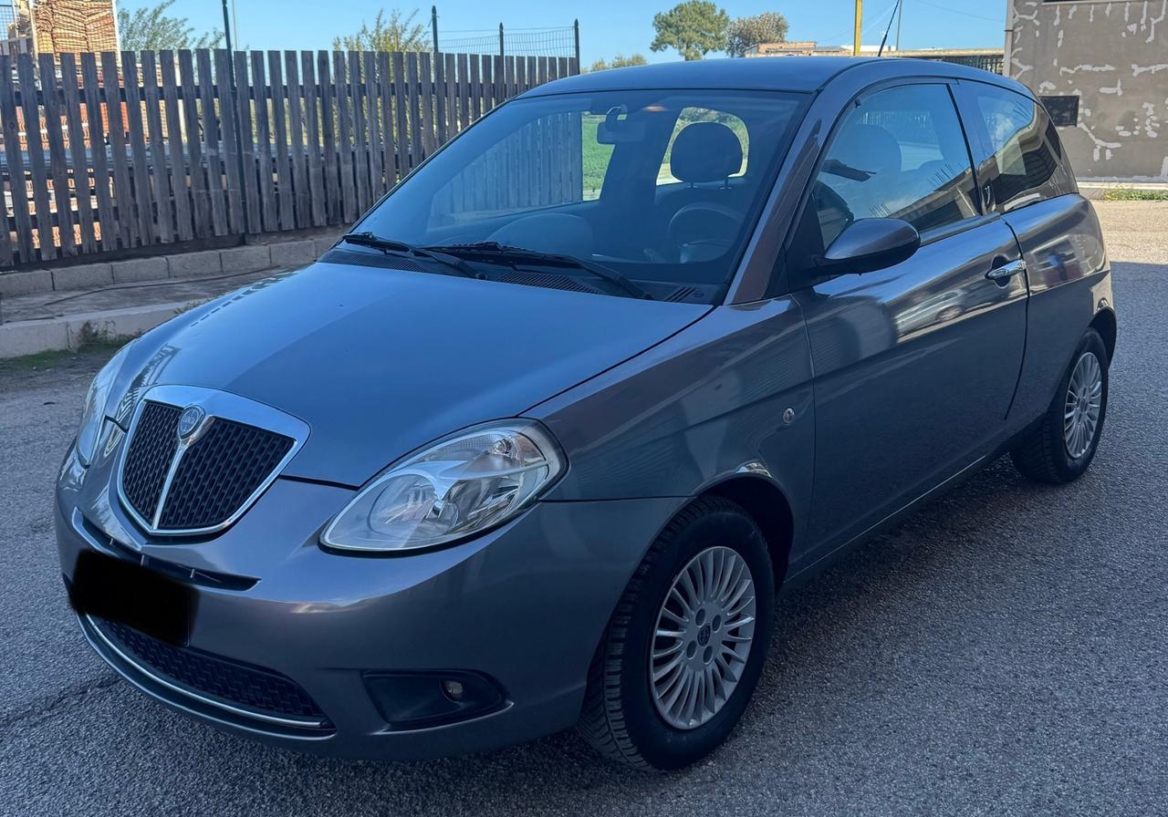 Lancia Ypsilon 1.4 Platino