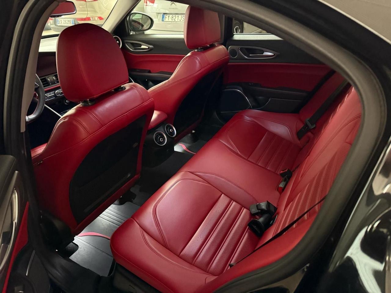 Alfa Romeo Giulia 2.2 Turbodiesel 210 CV AT8 AWD Q4 Veloce