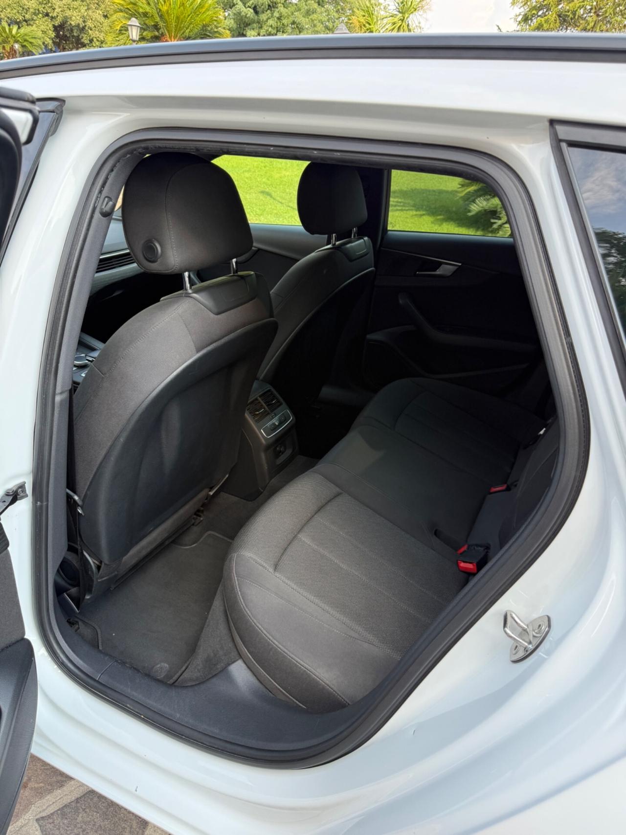 Audi A4 Avant 2.0 TDI 150 CV ultra Business Sport