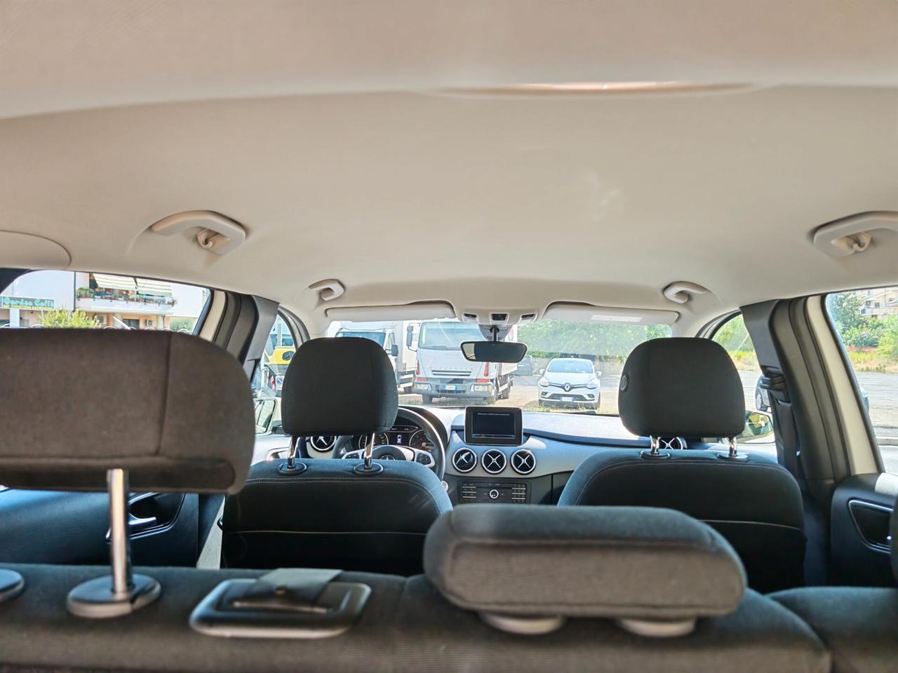 Mercedes-benz A 180 d Premium