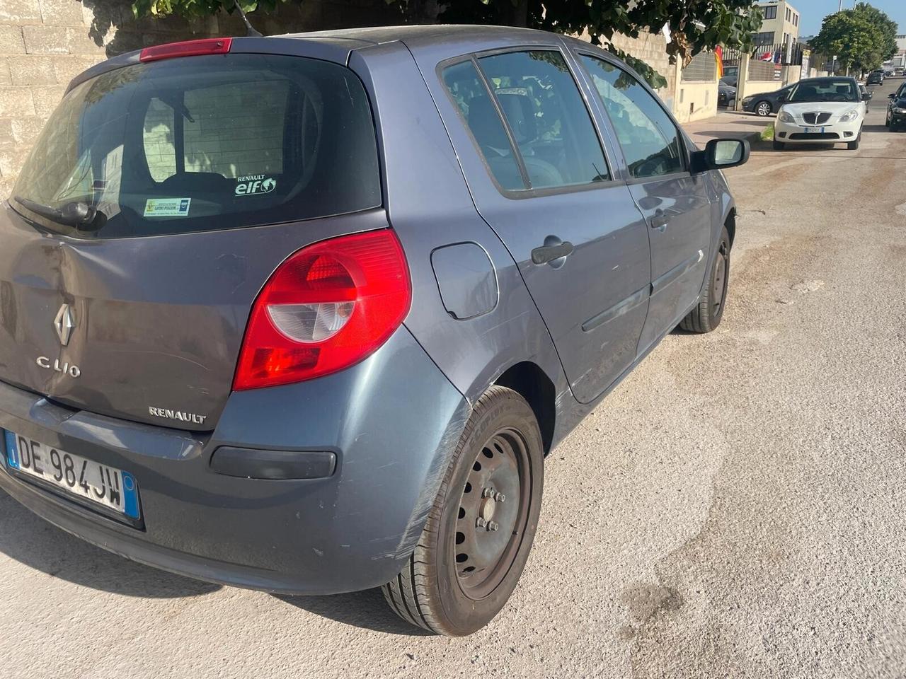 Renault Clio BENZINA NEOPATENTATI