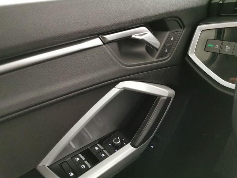 Audi Q3 40 2.0 tdi Business Advanced quattro 200cv s-tronic