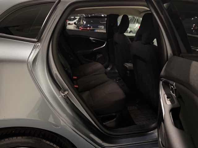 VOLVO V40 D2 R-design