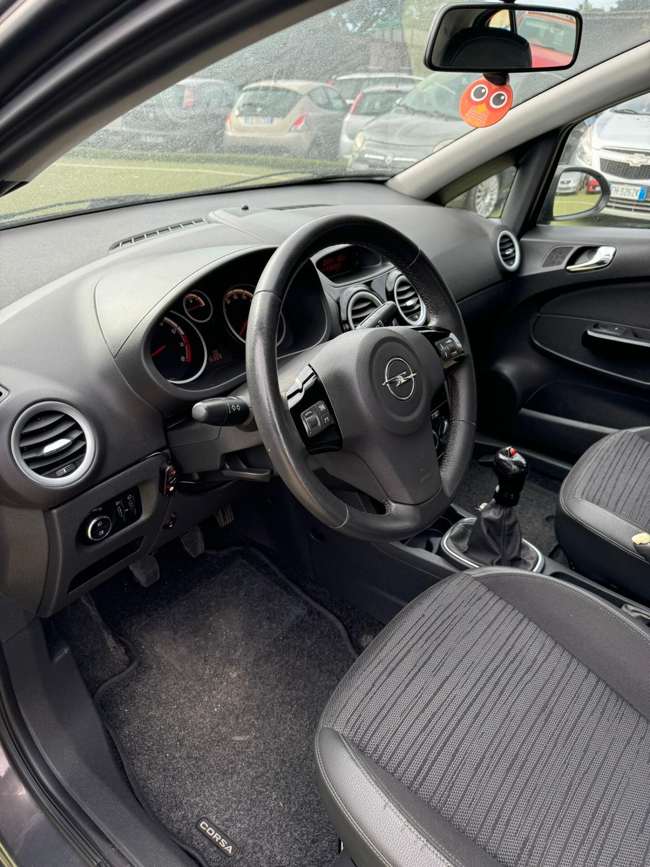 Opel Corsa 1.2 5 porte