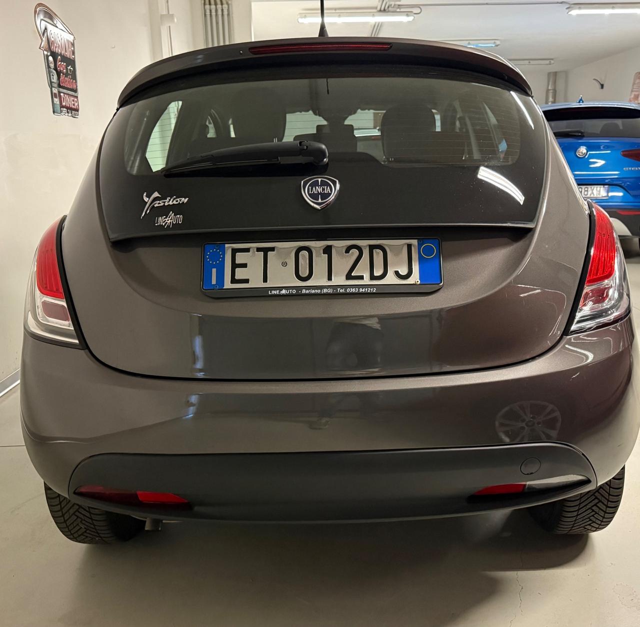 Lancia Ypsilon 1.2 69 CV 5 porte GPL Ecochic Silver