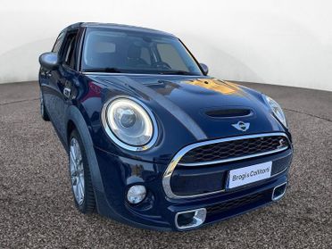 MINI Mini IV F55-F56 2014 5 Porte 2.0 Cooper SD Auto