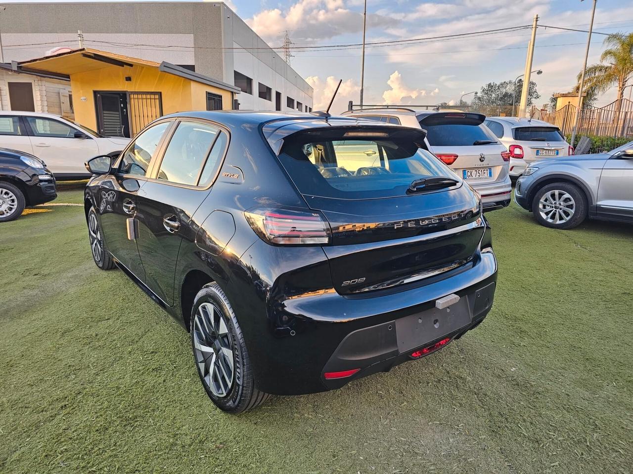 Peugeot 208 1.2 Style 100 CV km 0 ANNO 2026