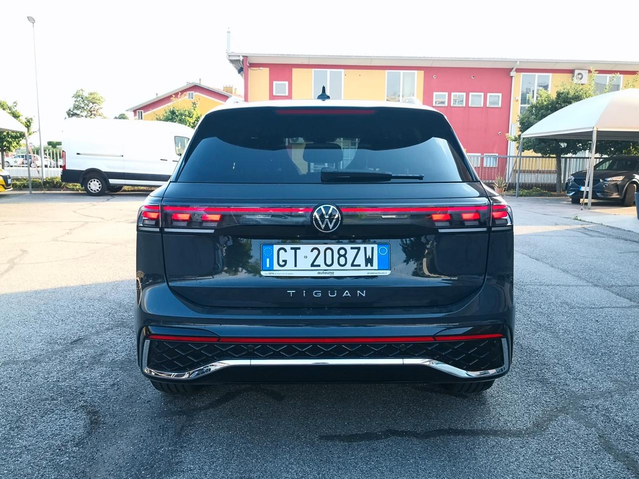 Volkswagen Tiguan 2.0 TDI 150 CV DSG R-Line ***TELECAMERA***SED. MASSAGGIANTI***