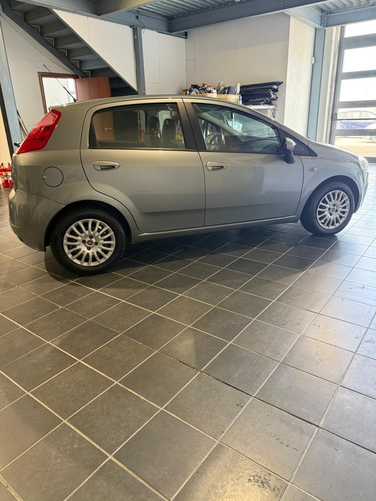 Fiat Grande Punto 1.3 MJT 75 CV -NEOPATENTATI