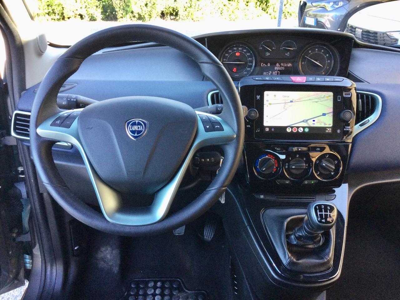 Lancia Ypsilon 1.0 FireFly 5 porte S&S Hybrid Platino