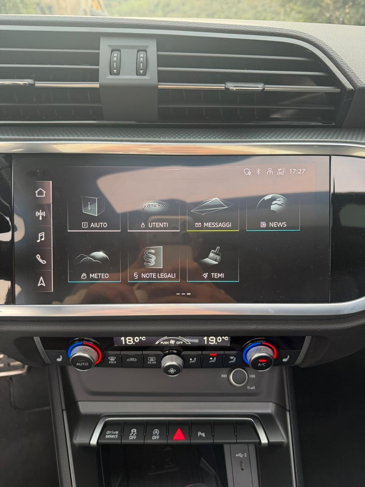Audi Q3 35 TDI S tronic Identity Black
