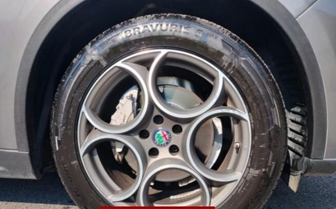 Alfa Romeo Stelvio 2.2 Turbodiesel 160 CV AT8 RWD
