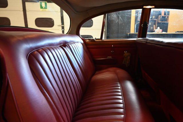 DAIMLER Sovereign 2.5 V8 AUTO GUIDA A DESTRA PERFETTA ITALIANA NUOVA