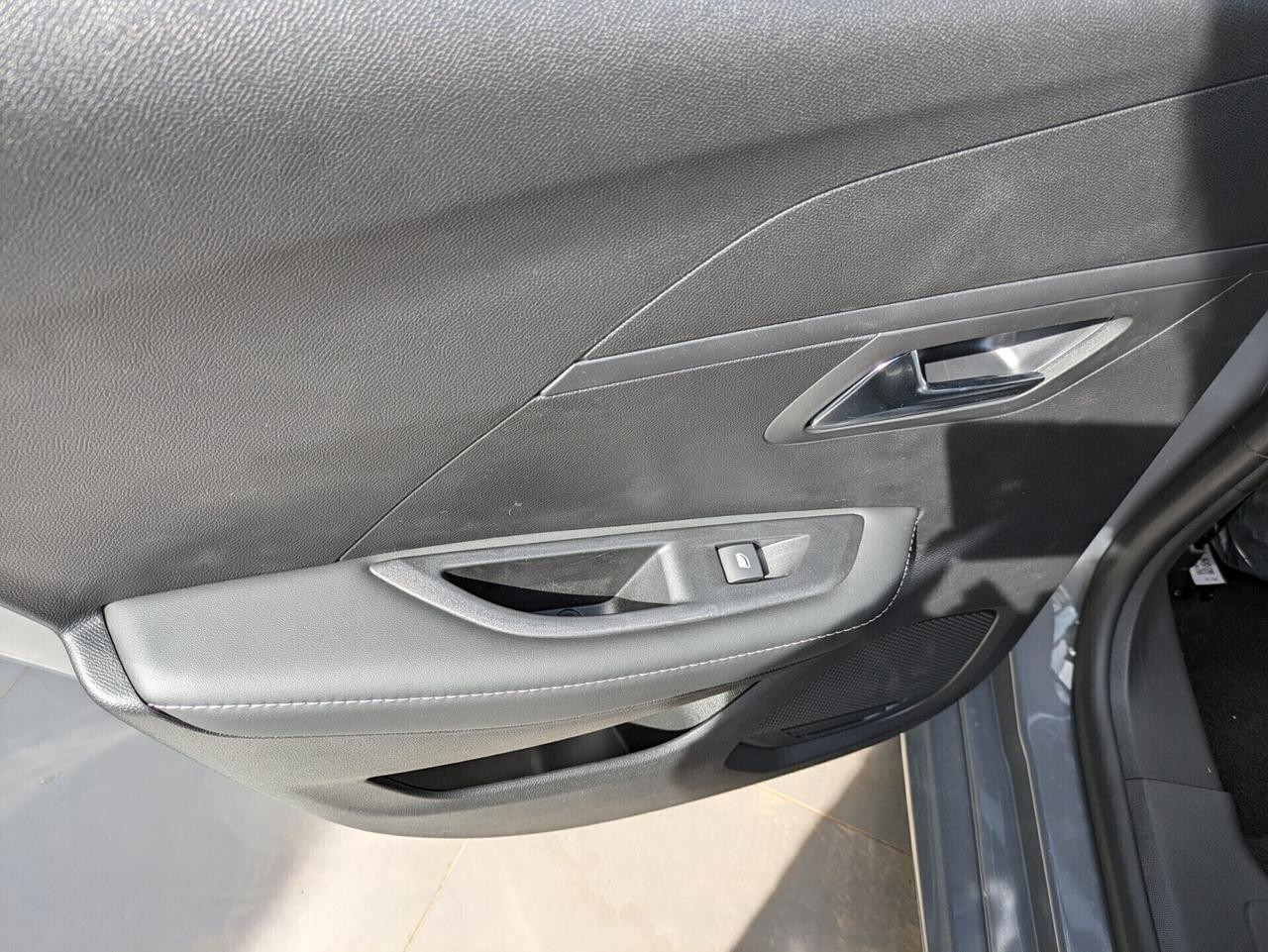 Peugeot 208 100 ALLURE