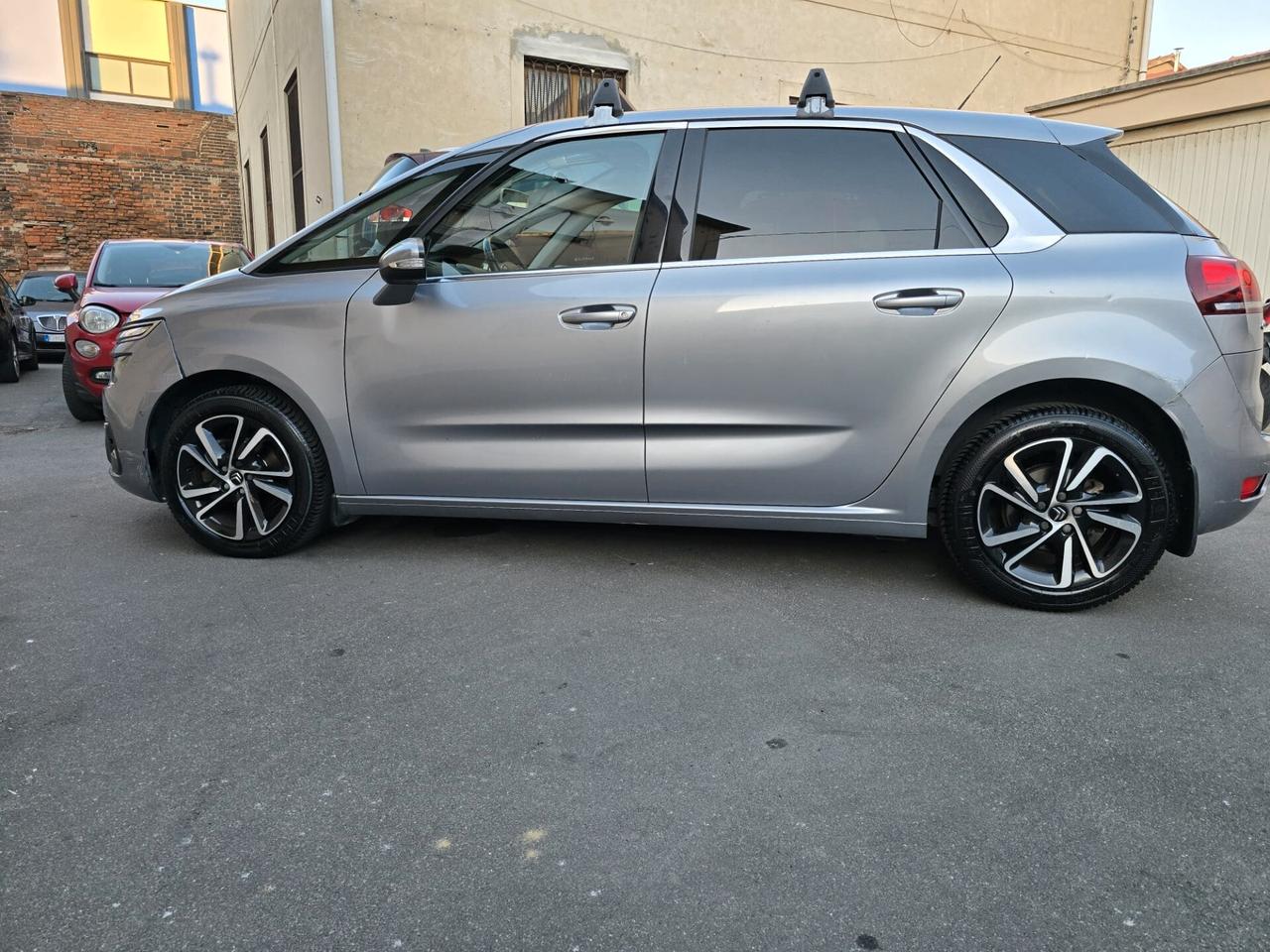 Citroen C4 Picasso BlueHDi 120 S&S Shine possibilita garanzia 12 mesi perfetta