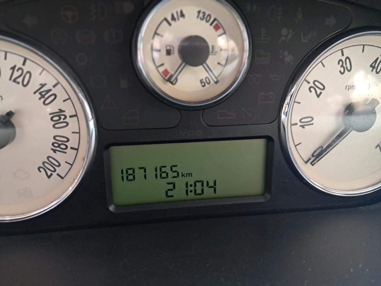 LANCIA YPSILON 1.2-NEOPATENTATI-Euro3199