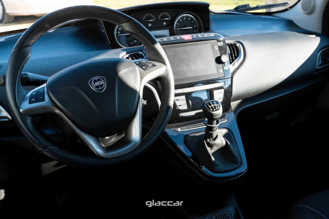 Lancia Ypsilon 1.0 FireFly 5 porte S&S Hybrid Gold