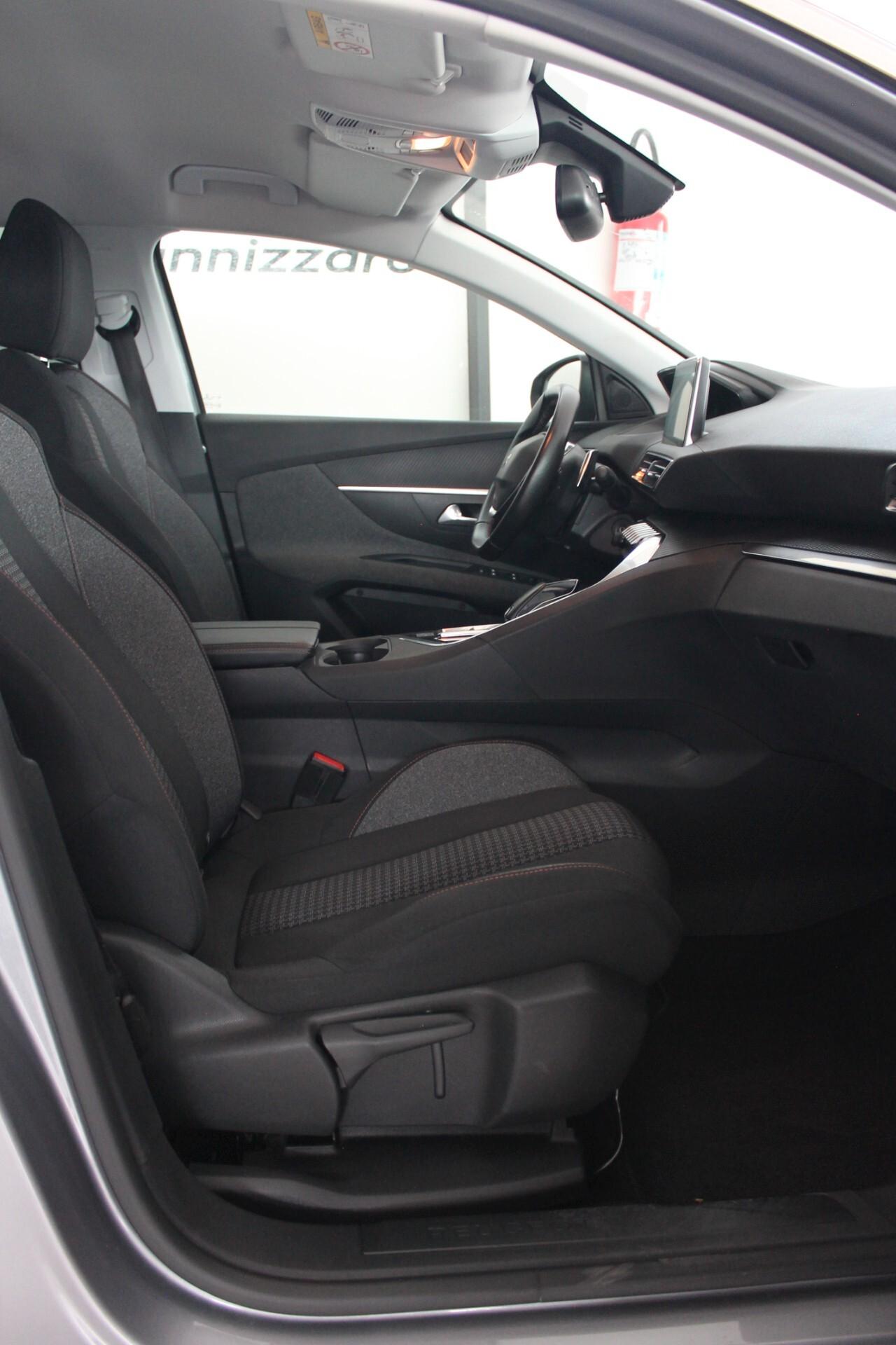 Peugeot 3008 BlueHDi 130 S&S EAT8 Active