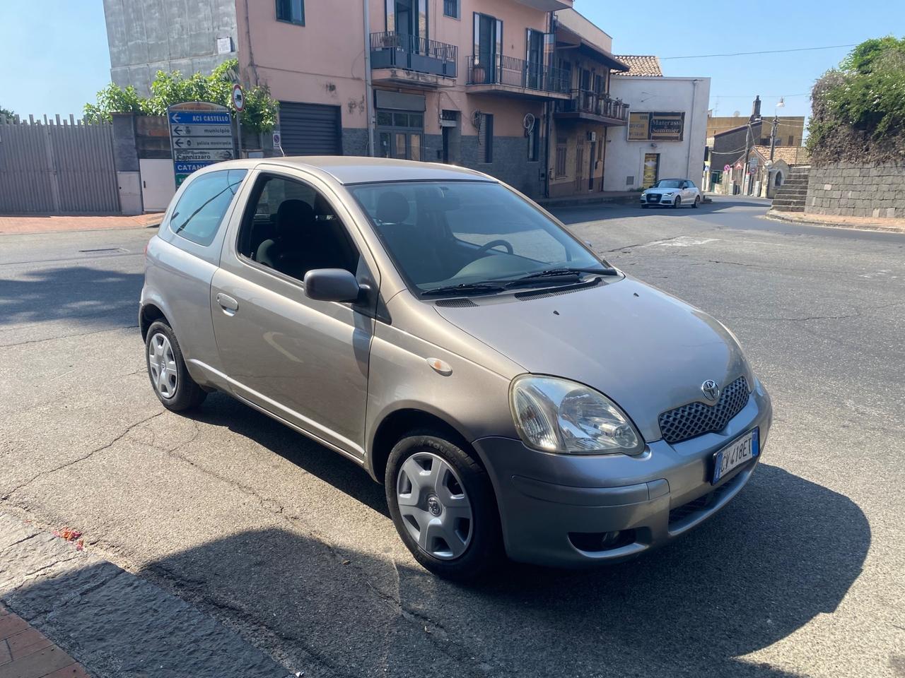Toyota Yaris 1.0i 16V cat 3 porte Sol
