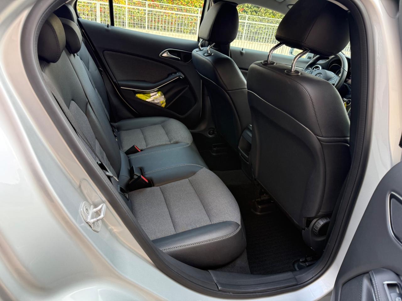 Mercedes-benz GLA 200 d Business