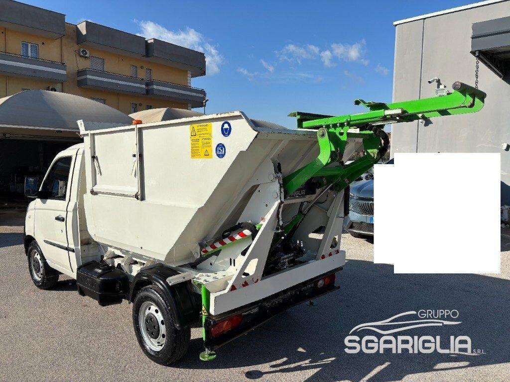 Piaggio Porter GPL Vasca Rifiuti Ribaltabile Compatta