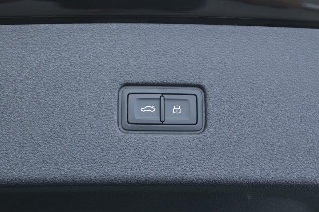 AUDI Q8 50 TDI 286 CV quattro S-line Black Edition