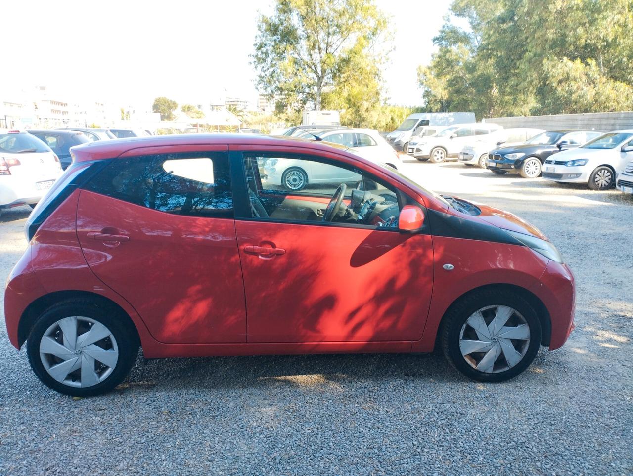 Toyota Aygo 1.0 VVT-i 69 CV 5 porte x-cool